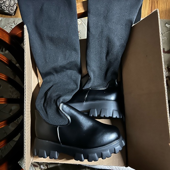 Women’s over the knee chunky boot - Picture 3 of 7